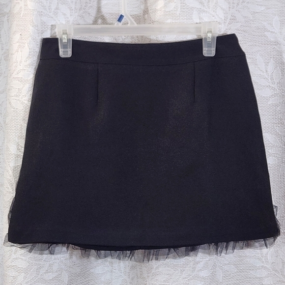 In The Style Bradshaw Mini Skirt With Lace Detail at Back - Picture 1 of 8
